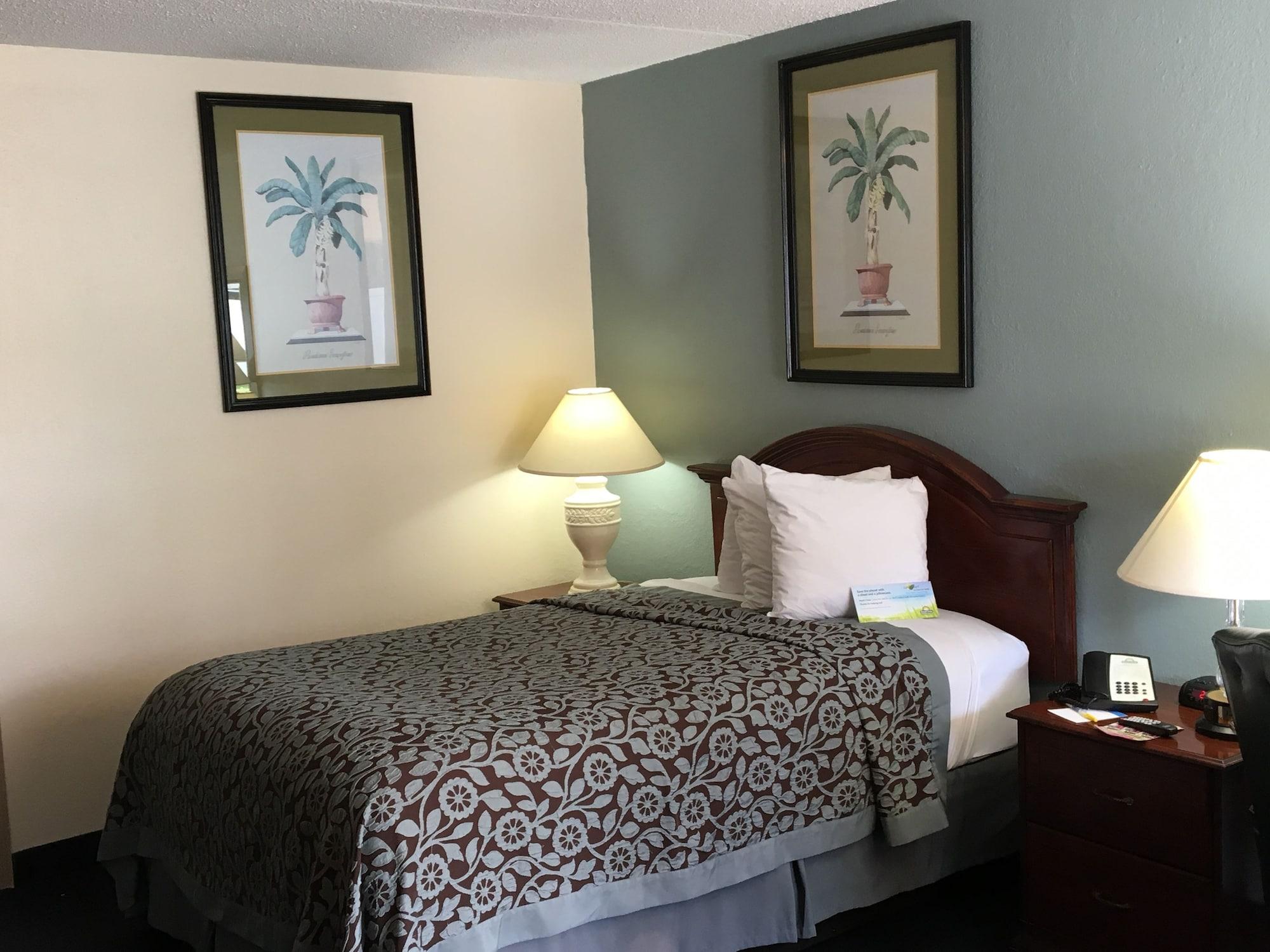 Days Inn By Wyndham Orlando Airport Florida Mall Williamsburg Exterior photo