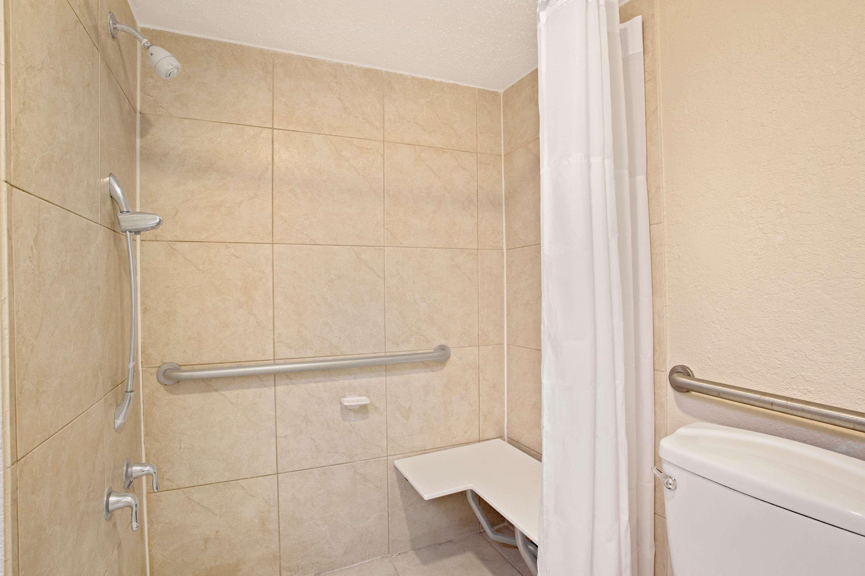 Days Inn By Wyndham Orlando Airport Florida Mall Williamsburg Exterior photo