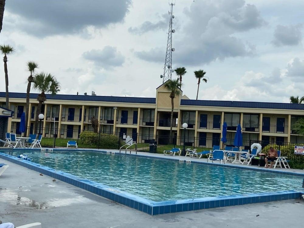 Days Inn By Wyndham Orlando Airport Florida Mall Williamsburg Exterior photo