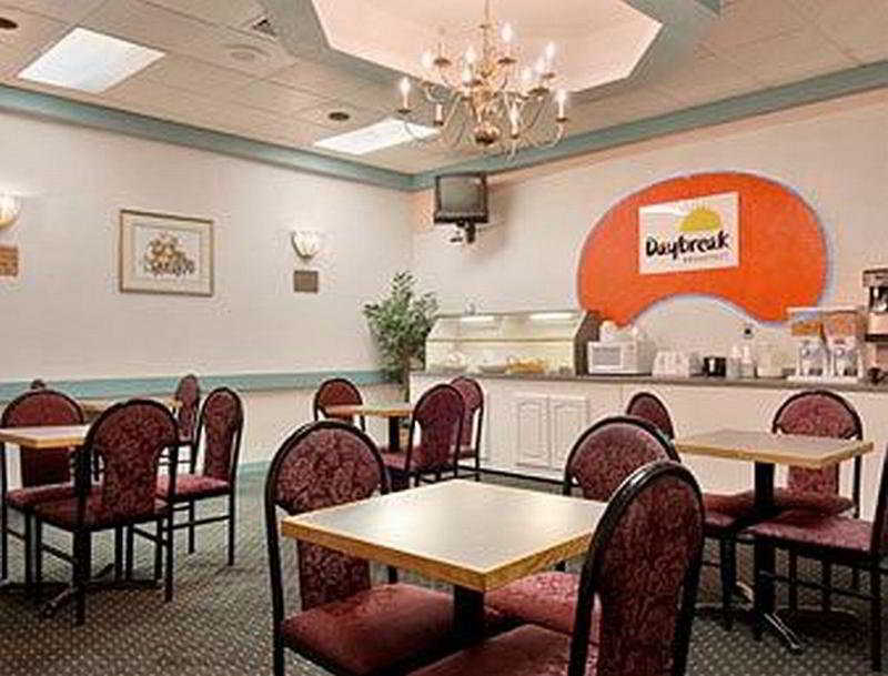Days Inn By Wyndham Orlando Airport Florida Mall Williamsburg Restaurant photo